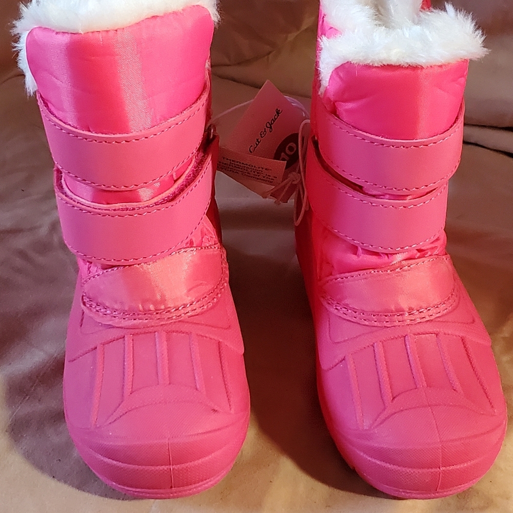 Cat and Jack winter boots/ hat and gloves bundle